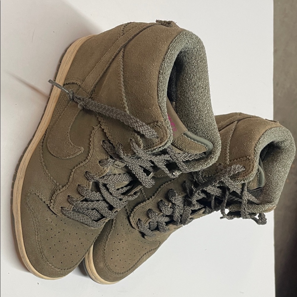 Women's Nike Dunk Sky Hi 'Medium Olive 8.5 Style 528899-200